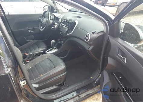 2015 Chevrolet Sonic Rs Auto из США, поврежденный, VIN 1G1JG6SB0F4149584